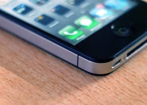 iPhone-4-reception fix